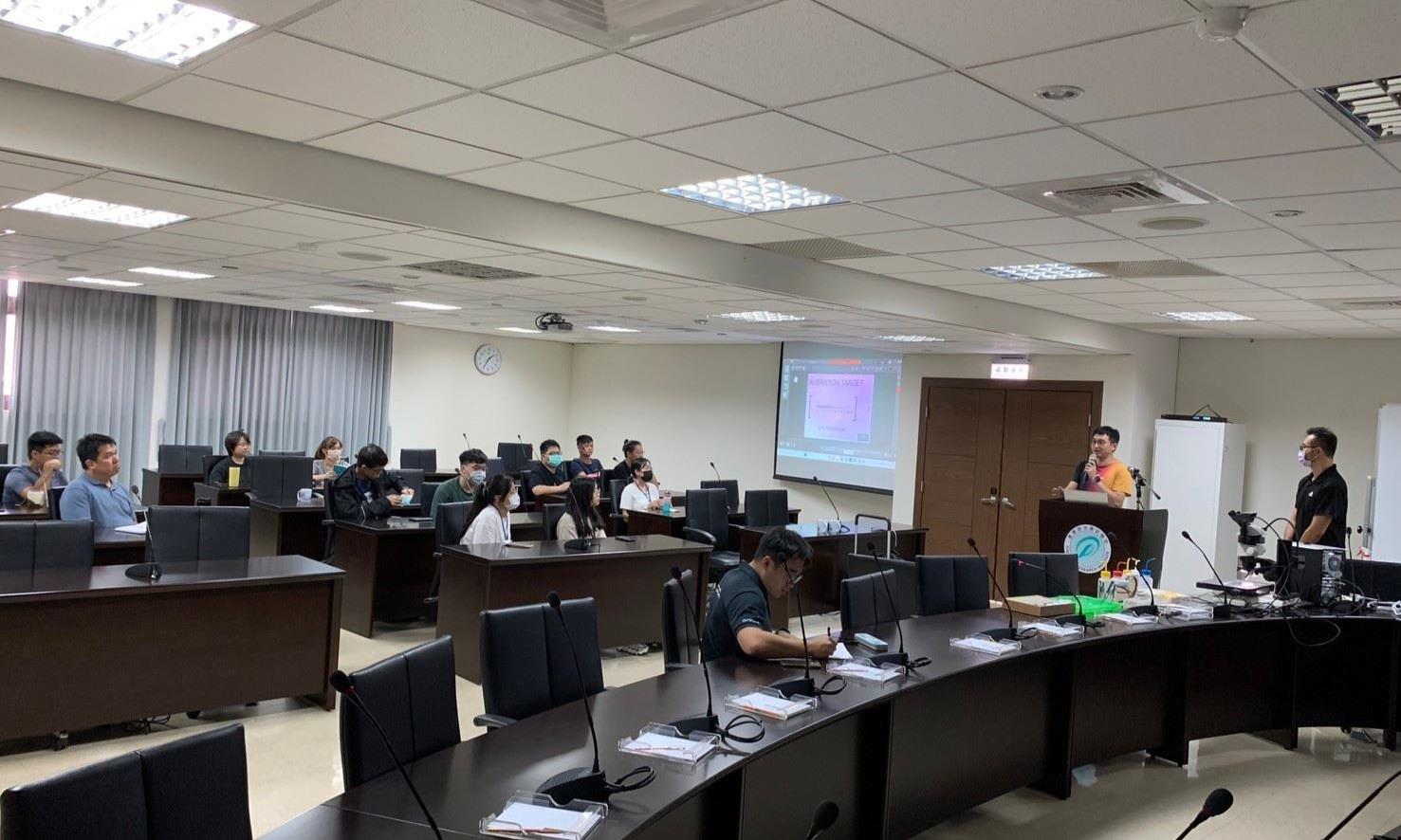 本組嚴國維副研究員說明本教育訓練的目的和購置儀器設備的緣由