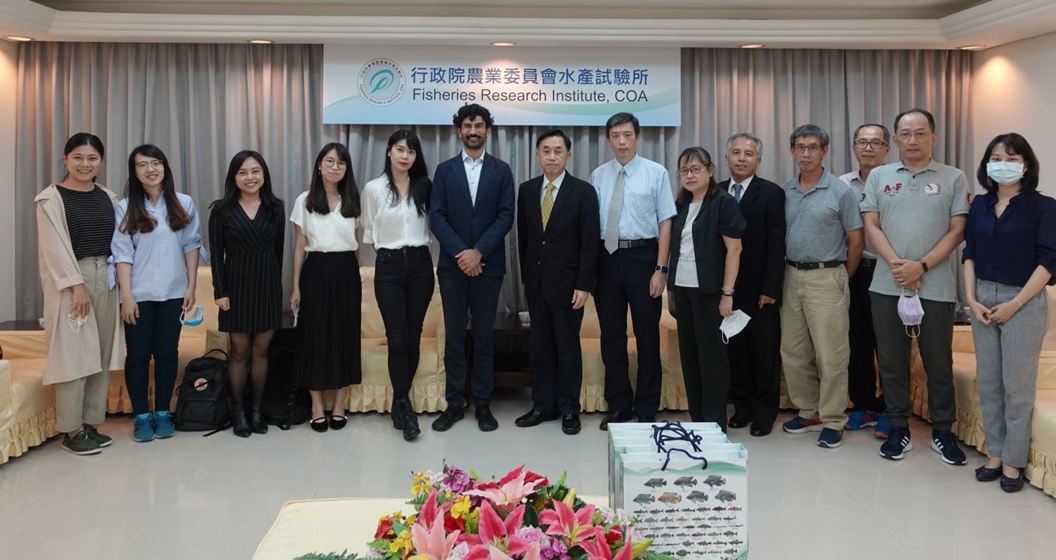 賓主雙方於貴賓室合影留念