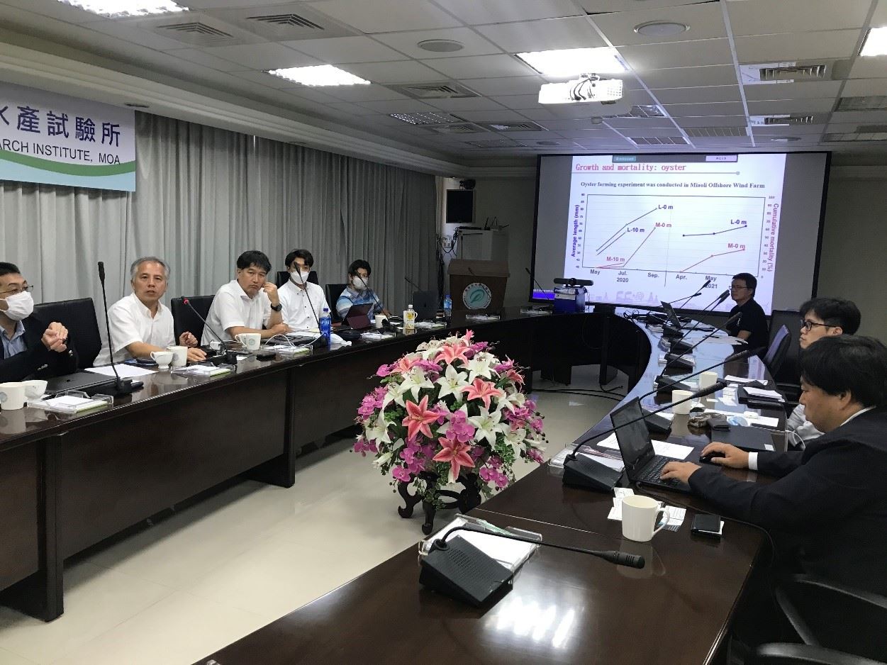 藍揚麒副研究員分享風場的貝類養殖成果