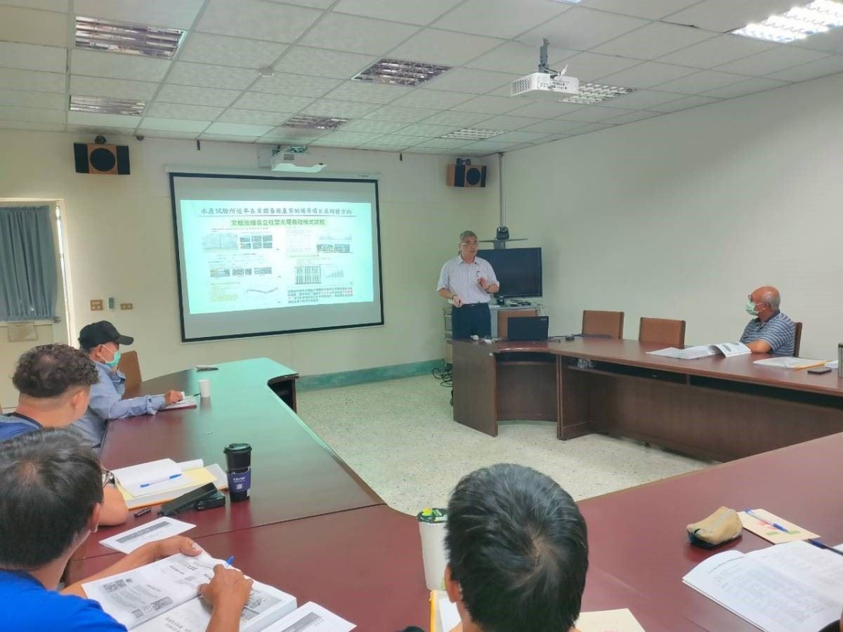 海水養殖研究中心許晉榮主任分享水試所近年在貝類養殖輔導及研發方向