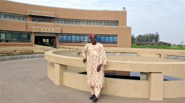 甘比亞漁業人員至本所接受牡蠣養殖訓練