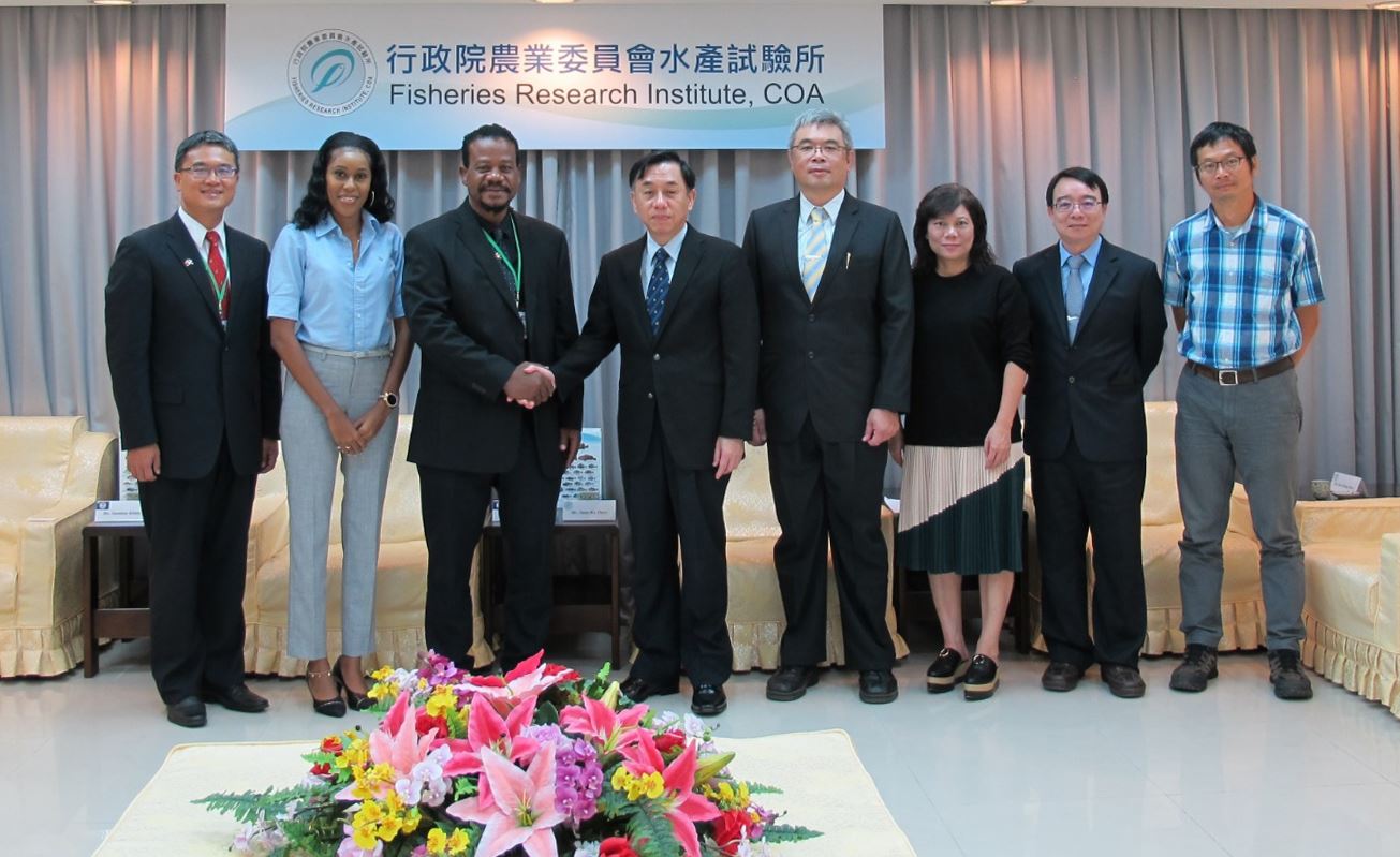 賓主雙方於貴賓室合影