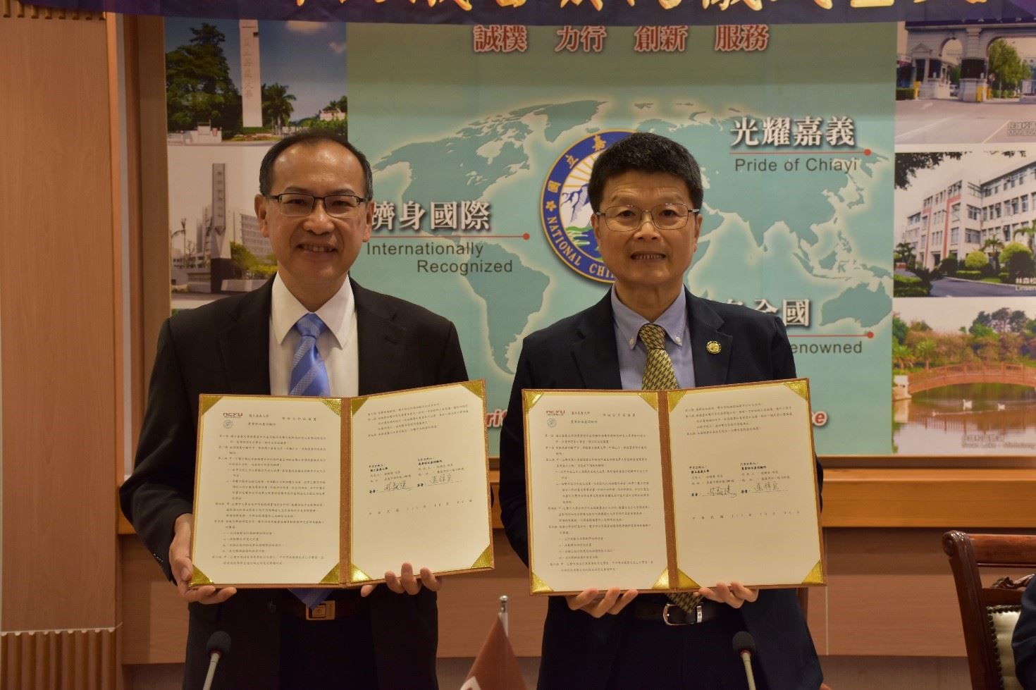 本所張錦宜所長與國立嘉義大學林翰謙校長代表雙方簽署學術與教育合作協議書