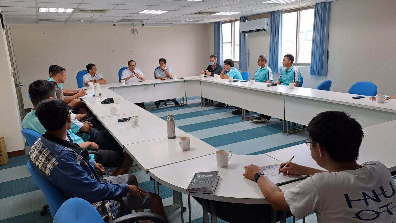 座談會由張錦宜所長主持